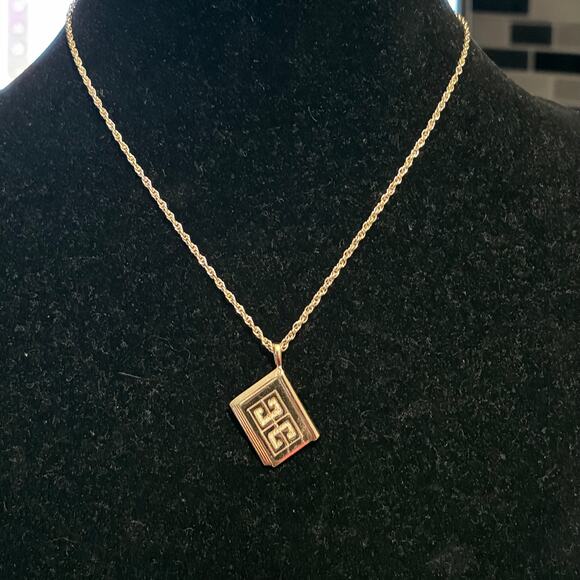 Givenchy 4G Logo Necklace Gold Tone Pendant Stamped 16” - Picture 2 of 6